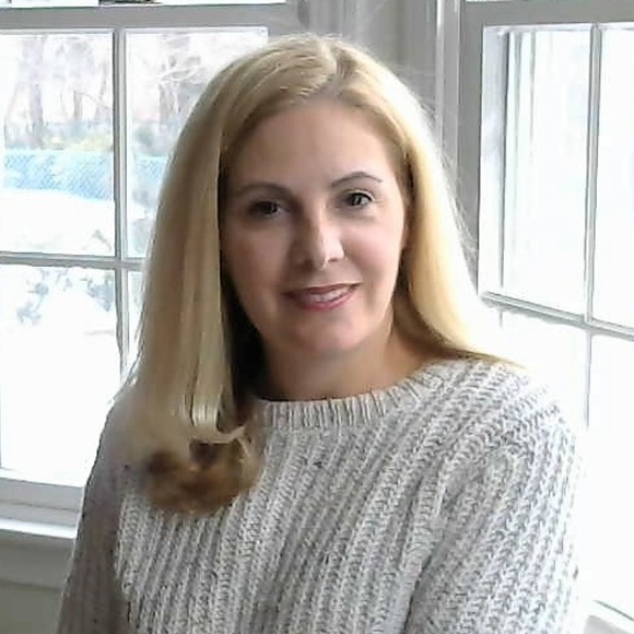 Meet your Posher, Jennifer - Picture 1 of 1